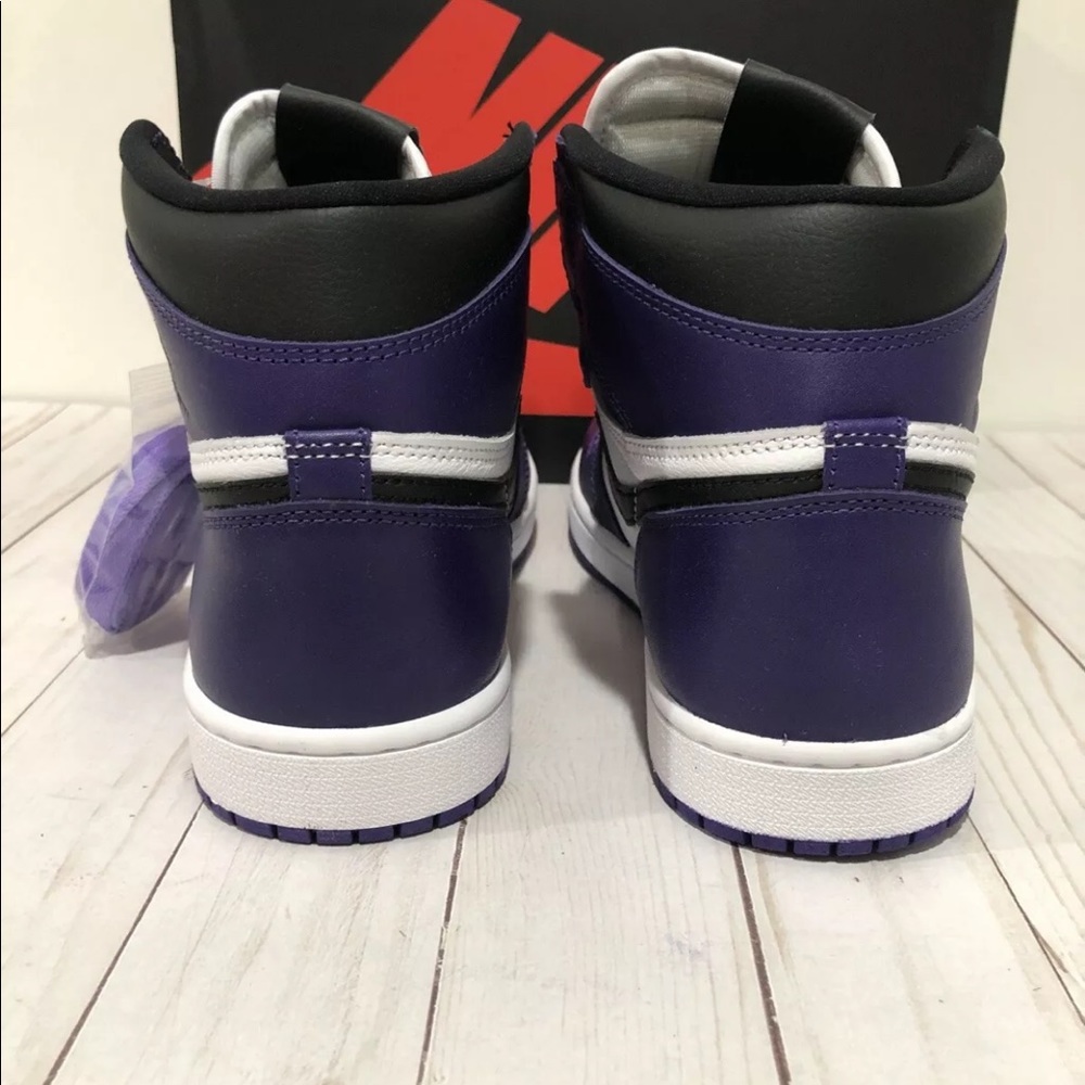 🔴SOLD🔴Nike Air Jordan 1 High OG Court Purple2020 - Picture 4 of 8